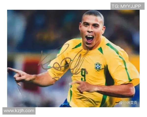 足球明星魅力四射的帅气慢动作瞬间定格在镜头中